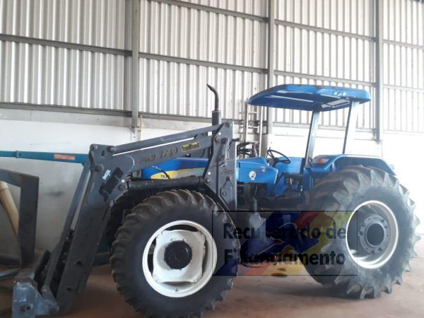 Trator New Holland Modelo 7630 ano 2010