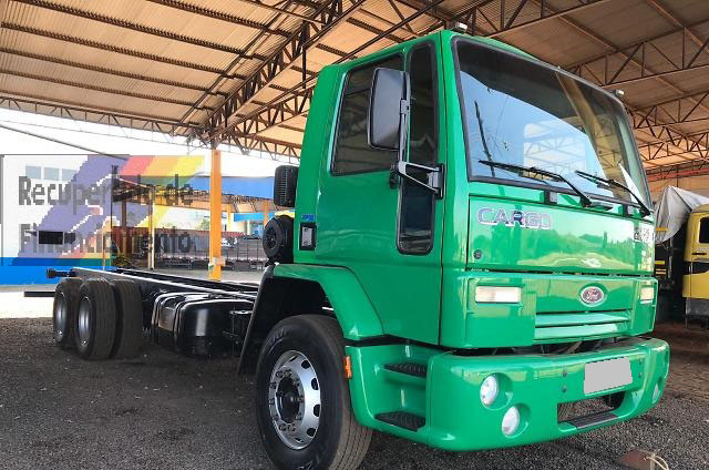 Ford CARGO 2428 6X2 Ano 2010
