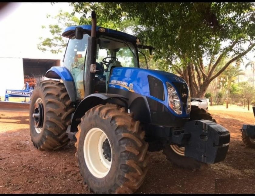 Trator New Holland T7 175 ano 2018