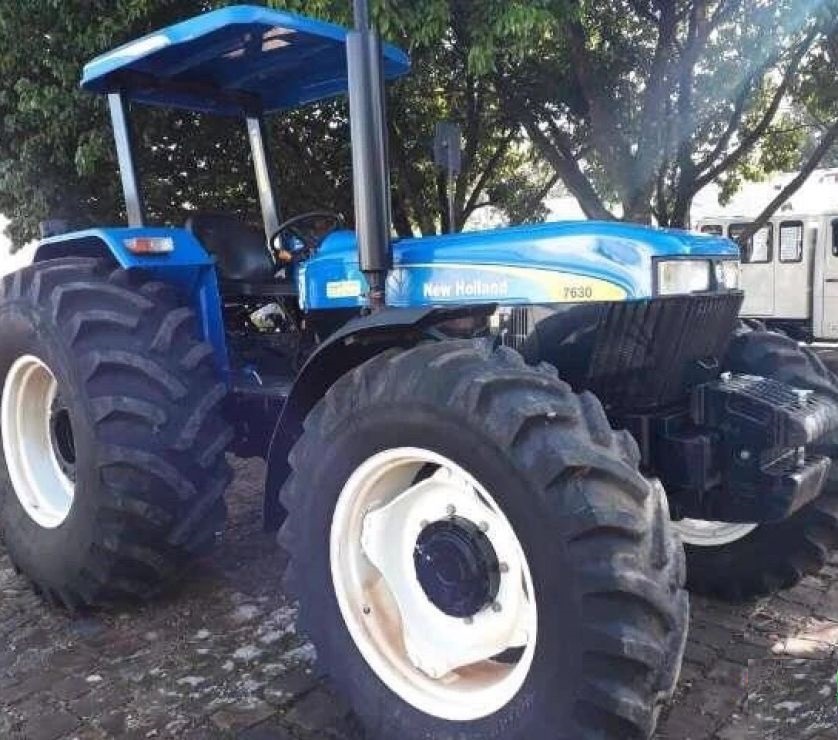 Trator New Holland 7630 Ano 2013