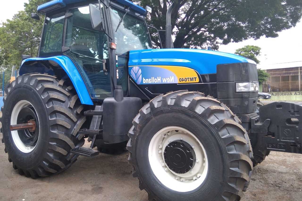 TRATOR NEW HOLLAND T 7040 Ano 2012