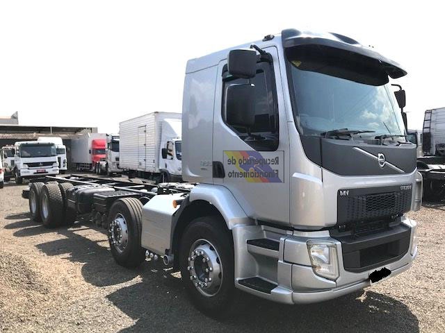 VOLVO VM 330 BITRUCK  Ano 2015