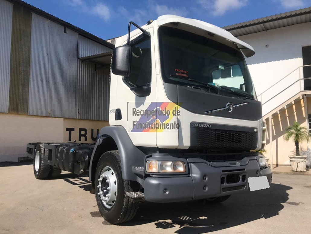 VOLVO VM 270 Ano 2013