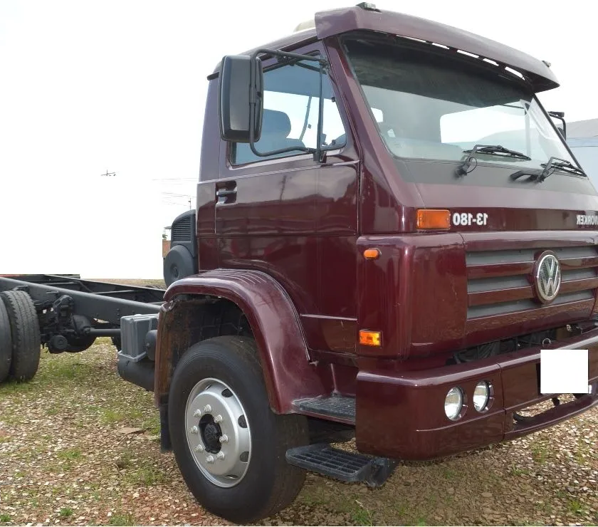 Volkswagen VW 13-180 Ano 2010