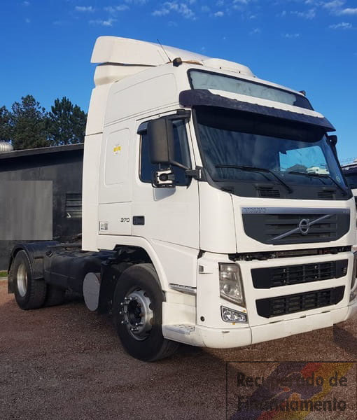 VOLVO FM-370 4X2 GLOBETROTTER Ano 2011